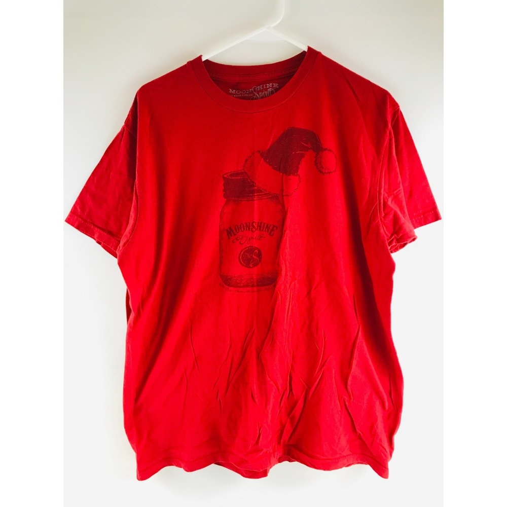 Brad Paisley T-Shirt Men's Size XL Red Short Sleeve Moonshine Spirit *Santa Hat*